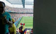Torcedor paga R$ 180 por ingresso e s&oacute; v&ecirc; metade do campo em Curitiba