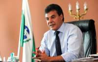 Governador Beto Richa confirma saída de oito secretários de Estado