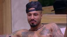 Fernando convida duas ex para n&iacute;ver