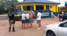 Casal de argentinos esquece filha em posto de gasolina na BR-290