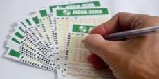 Mega-Sena pode pagar R$ 30 milh&otilde;es nesta quarta, dia 01
