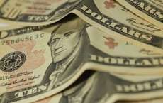 D&oacute;lar cai 1,8% e fecha segunda a R$ 3,95