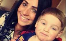 M&atilde;e morre e filho fica dois dias tentando acord&aacute;-la