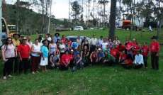 Reserva - Grupo da Melhor Idade se diverte na 8ª Festa do vinho em Bituruna