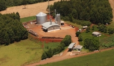 Espig&atilde;o Alto - Empresa Terra Cereais realiza coleta de embalagens