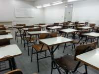 Rede pública de ensino do Paraná começa mais uma semana sem aulas