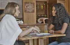 'Malha&ccedil;&atilde;o': Tita d&aacute; dinheiro para Joana e manda ela sumir do mapa