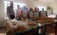 Virmond - Agricultoras recebem capacitação sobre o aproveitamento da mandioca