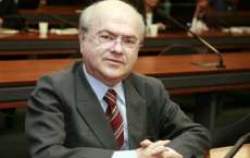 Alfredo Kaefer encabe&ccedil;a a lista