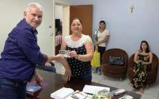 Guarania&ccedil;u - Servidores continuam retirando o Cart&atilde;o Vale Alimenta&ccedil;&atilde;o