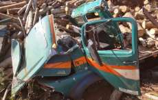 Foz do Jord&atilde;o - Caminh&atilde;o com placas do munic&iacute;pio sofre grave acidente em Chopinzinho