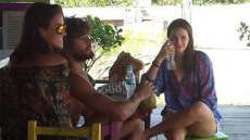 Em Santa Catarina, Marquezine conhece fam&iacute;lia de novo namorado