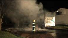 &Ocirc;nibus &eacute; incendiado no bairro Canad&aacute; em Cascavel