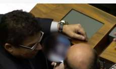 Deputado assiste v&iacute;deo porn&ocirc; durante vota&ccedil;&atilde;o da reforma pol&iacute;tica