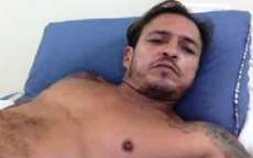 Ator da Globo que apareceu em site pornogr&aacute;fico diz que &eacute; bissexual