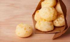 P&atilde;o de Queijo fit de micro-ondas fica pronto em apenas 3 minutinhos
