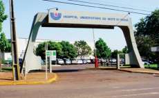 HU de Cascavel apela para macas do necrot&eacute;rio para dar conta dos pacientes