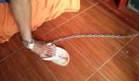 Usuário se acorrenta em casa pra ficar longe do crack, em Marmeleiro