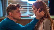 'Totalmente demais': Maurice sugere que Arthur seduza Eliza