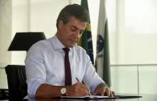 Richa anuncia pagamento antecipado dos sal&aacute;rios de outubro dos servidores