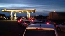 Escassez de combust&iacute;vel faz litro da gasolina chegar a R$ 5 no Paran&aacute;