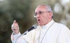 Papa Francisco lamenta ataque na Fran&ccedil;a e condena "viol&ecirc;ncia cega"