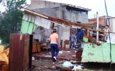 Pinh&atilde;o - Forte vendaval atinge a cidade neste s&aacute;bado dia 01