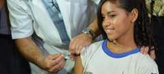 Meninas de 11 a 13 anos devem receber 2&ordf; dose da vacina contra HPV