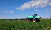Máquinas agrícolas são dispensadas de emplacamento