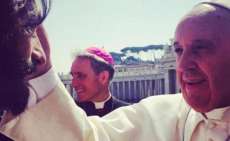 Rodrigo Santoro, vai viver Jesus no cinema, e recebe b&ecirc;n&ccedil;&atilde;o do Papa