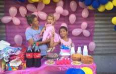 Crian&ccedil;a de rua ganha festa de anivers&aacute;rio de comerciantes