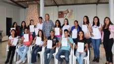 Pinh&atilde;o - Prefeitura prestigia entrega de certificados para alunos da Funda&ccedil;&atilde;o Foco de Luz