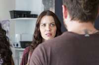 'Rock Story': J&uacute;lia encontra Alex e fica em choque