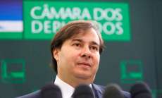 Rodrigo Maia &eacute; eleito presidente da C&acirc;mara dos Deputados com 293 votos