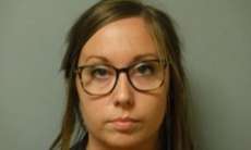 Professora &eacute; presa por fazer sexo com quatro alunos adolescentes, dois na mesma noite