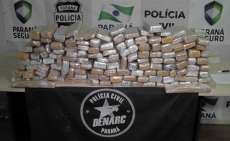 Casal &eacute; preso com 143 kg de maconha