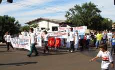 Quedas - Cidade tamb&eacute;m se mobiliza em protesto &agrave; explora&ccedil;&atilde;o sexual infantil
