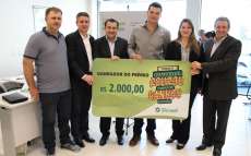 Guarania&ccedil;u - Associado do Sicredi recebe pr&ecirc;mio da promo&ccedil;&atilde;o Poupan&ccedil;a Premiada. Veja o v&iacute;deo