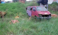 Pinh&atilde;o - Nova administra&ccedil;&atilde;o encontra carros sucateados