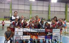Cand&oacute;i - Equipe de futsal feminino vence campeonato em Guarapuava