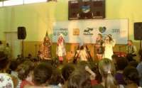 Laranjeiras - Caravana do Natal Encantado Do Paraná distribui brinquedos e doces para as crianças