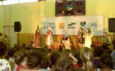 Laranjeiras - Caravana do Natal Encantado Do Paraná distribui brinquedos e doces para as crianças