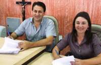 Prefeito e secret&aacute;ria