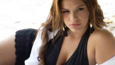 Para miniss&eacute;rie, Bruna Marquezine n&atilde;o se importou em ficar nua e ainda fez cenas de sexo com Let&iacute;cia Colin