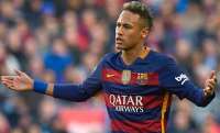 Neymar sofre acidente com Ferrari, mas sai ileso