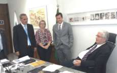 Catanduvas - Prefeita Noemi reivindica ao Senador Requi&atilde;o hospital para o munic&iacute;pio