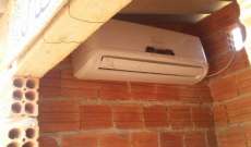 Em Tocantins, cadela ganha ar-condiconado em sua casinha para enfrentar o calor
