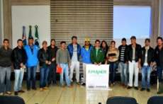 Reserva do Iguaçu - Palestras orientam produtores sobre manejo genético e nutricional para o leite