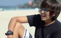 Menino brasileiro de 12 anos bomba com mix de Bieber e Katy Perry