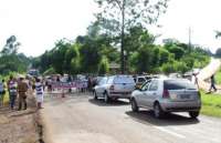 Quedas do Igua&ccedil;u - DER assume compromisso com moradores da Pindorama